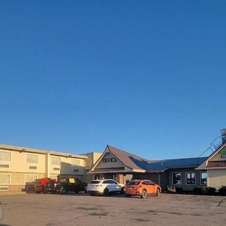 Days Inn By Wyndham West Branch Iowa City Area Buitenkant foto