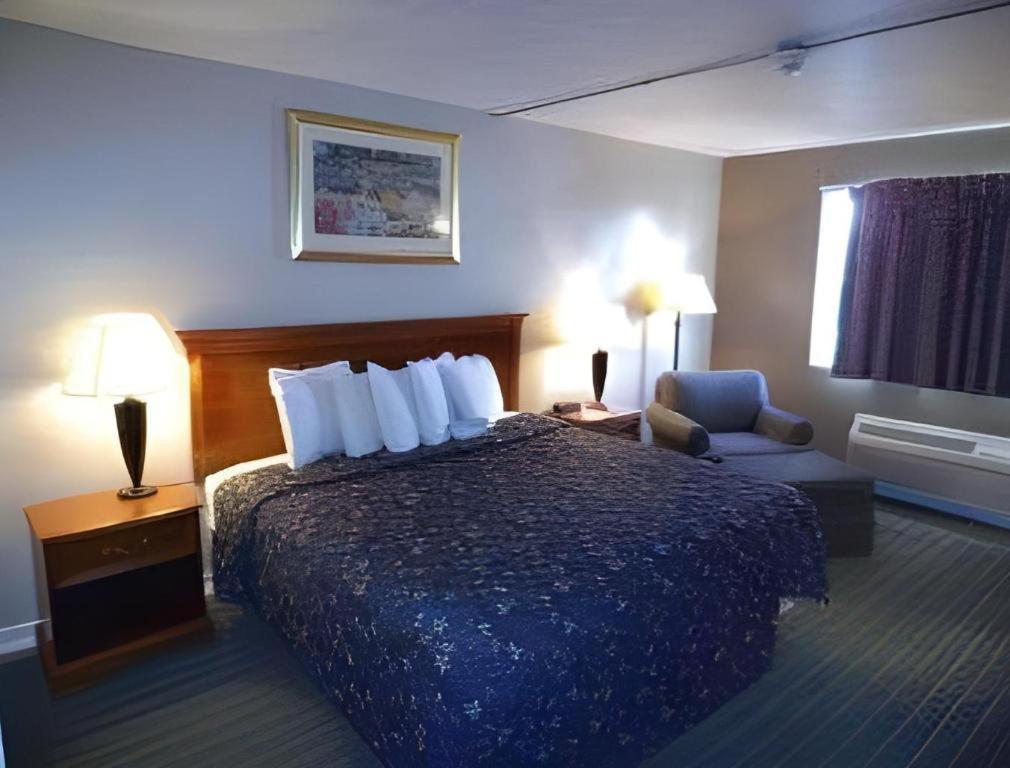 Days Inn By Wyndham West Branch Iowa City Area Buitenkant foto