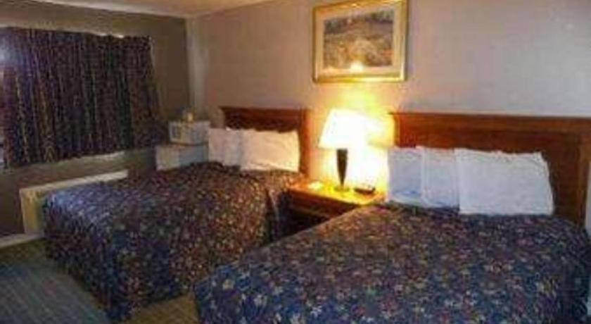 Days Inn By Wyndham West Branch Iowa City Area Buitenkant foto