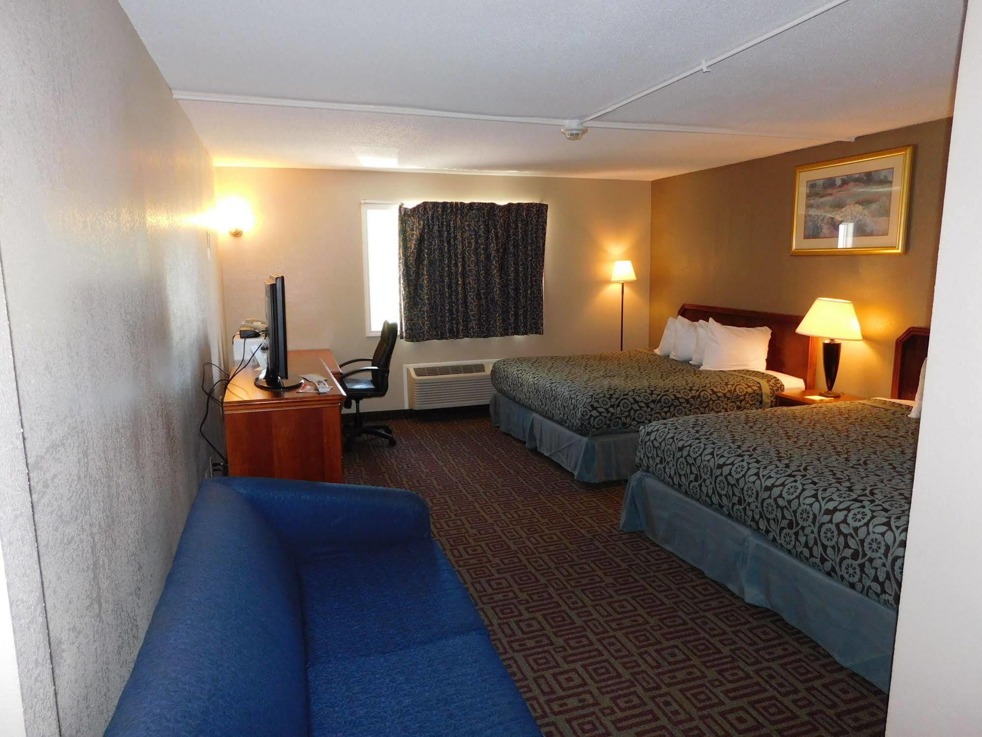 Days Inn By Wyndham West Branch Iowa City Area Buitenkant foto