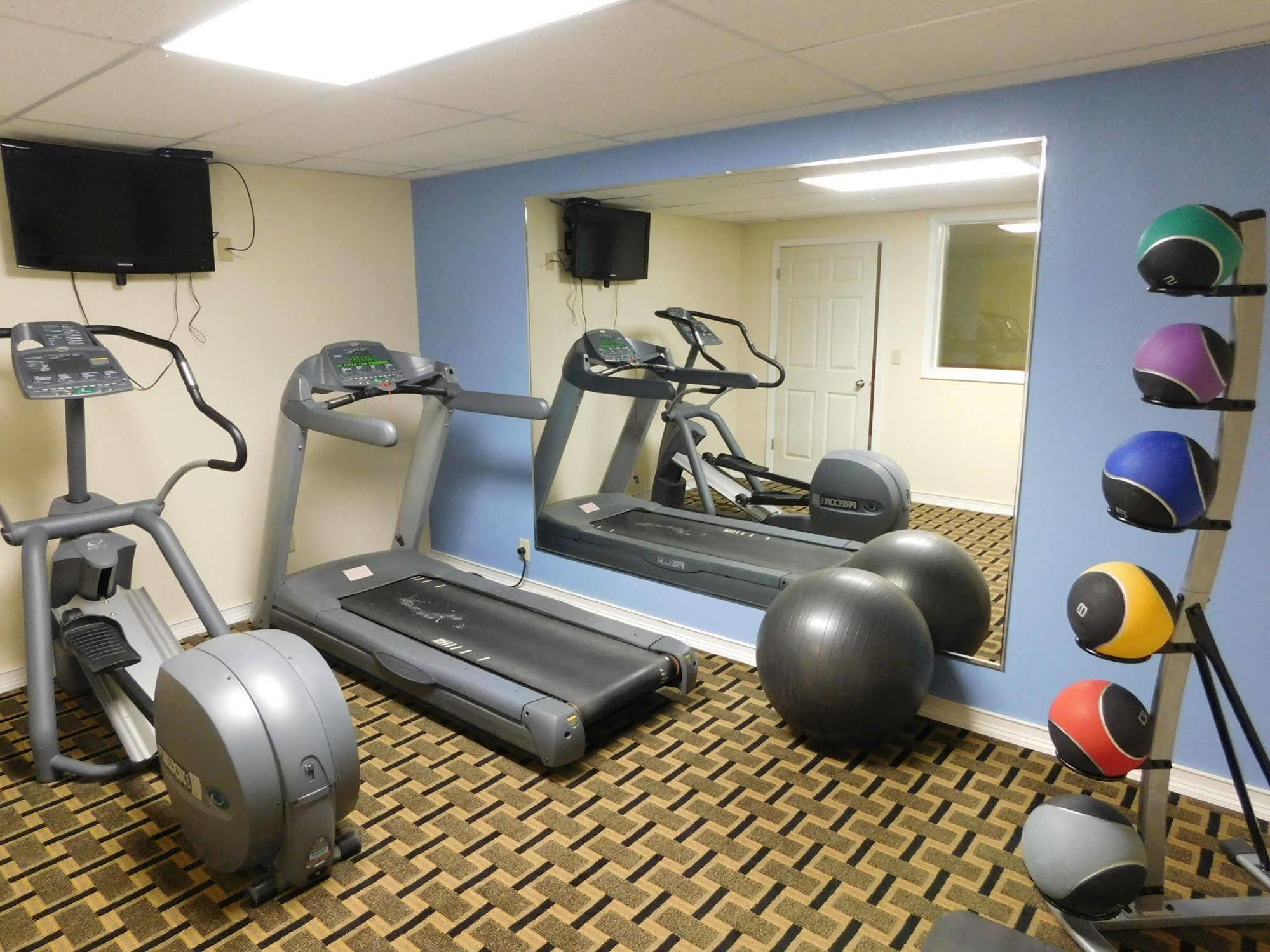 Days Inn By Wyndham West Branch Iowa City Area Buitenkant foto